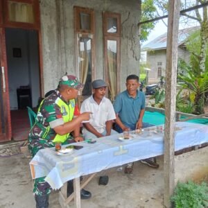Babinsa Woyla Barat Sambangi Warga Baru yang Baru Pindah dari Desa Sebelah