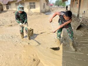 Pascabencana, TNI Hadir Pulihkan Fasilitas Pendidikan di Aceh Tamiang
