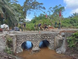 Tahap Penguatan Struktur Jembatan Aramco Dilanjutkan Personel TNI di Kuala Tripa