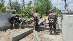 ‎TNI dan Warga Gotong Royong Bangun Jembatan Garuda, Infrastruktur Penghubung Vital di Barito Kuala