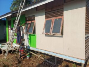Cat Baru Hias TPA Tamban Bangun Sebagai Simbol Kebersamaan TMMD