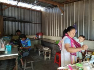 Penghasilan Pedagang Dukuh Ngadijoyo Meningkat Berkat TMMD Reguler ke-129
