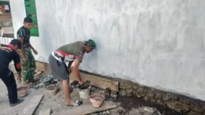 Satgas TMMD Perbaiki Pondasi Rumah Bella di Pattuku