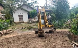 Deru Excavator Dinilai Jadi Awal Perubahan bagi Warga Pattuku