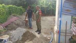 Babinsa Kodim 0114/Aceh Jaya Dampingi Pembangunan Fasilitas TK Dharma Wanita